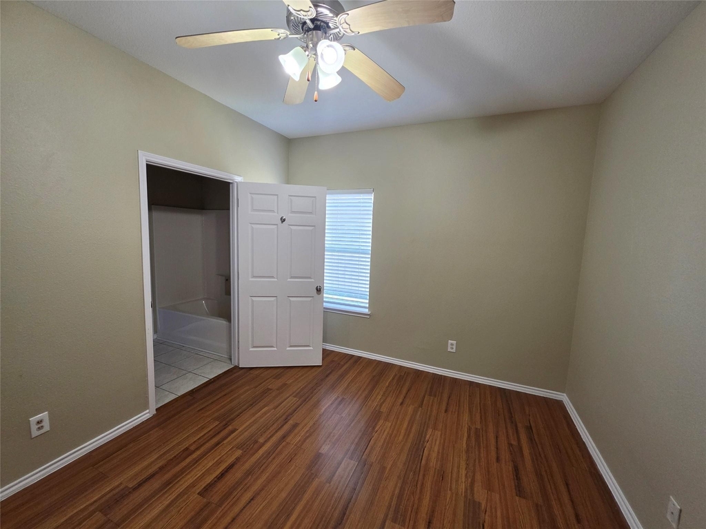 911 Lake Drive - Photo 29