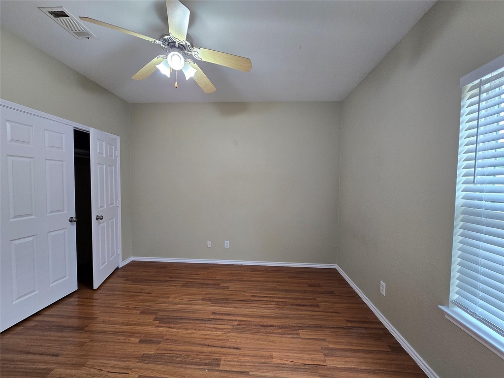 911 Lake Drive - Photo 15