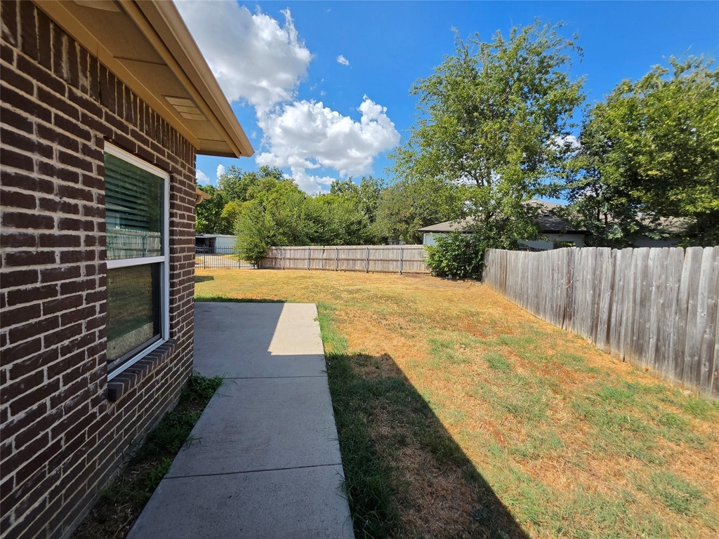 911 Lake Drive - Photo 35