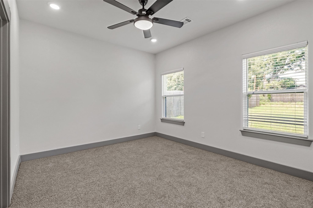 405 W Hull Street - Photo 8