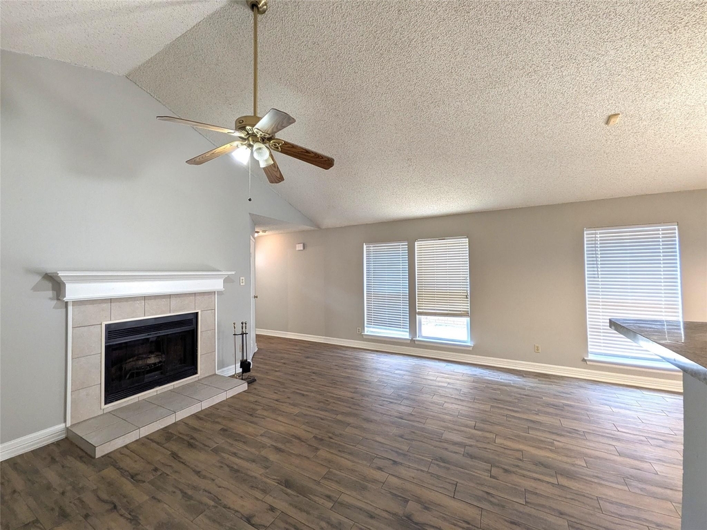 323 Teakwood Lane - Photo 8