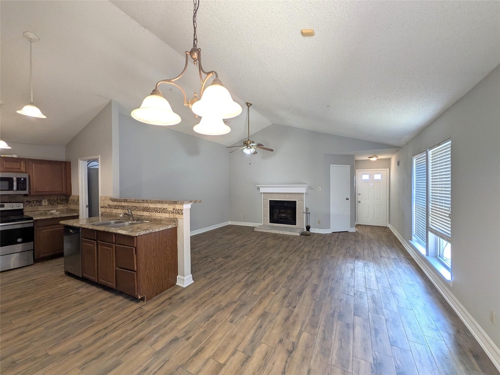 323 Teakwood Lane - Photo 10