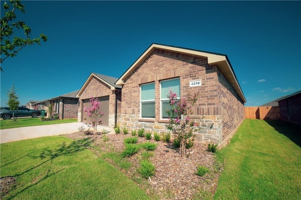 4216 Sw Moonlight Road - Photo 1