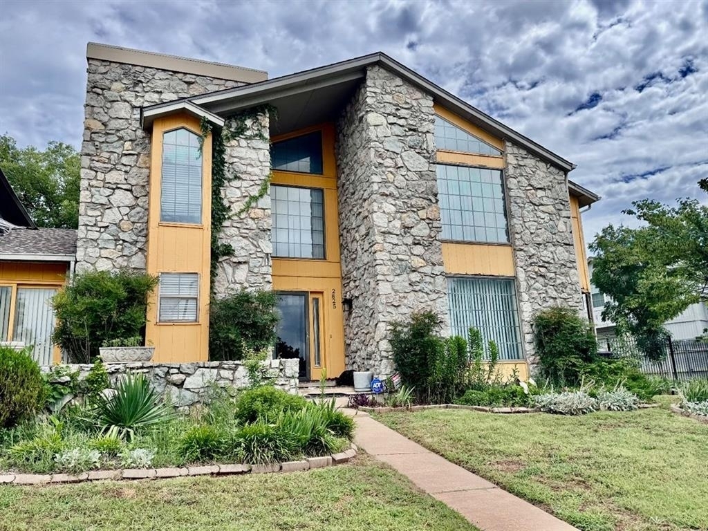 2825 Tealwood Drive - Photo 1