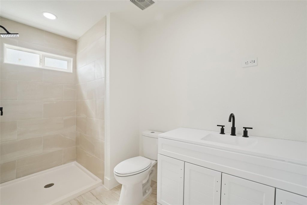 341 Bryan - Photo 20