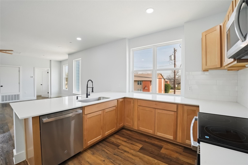 341 Bryan - Photo 15