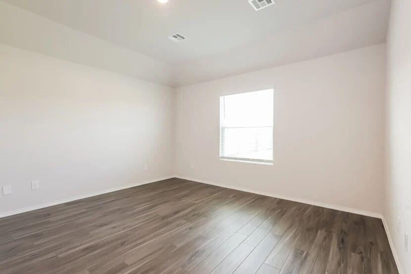 2504 Rosewood Lane - Photo 5