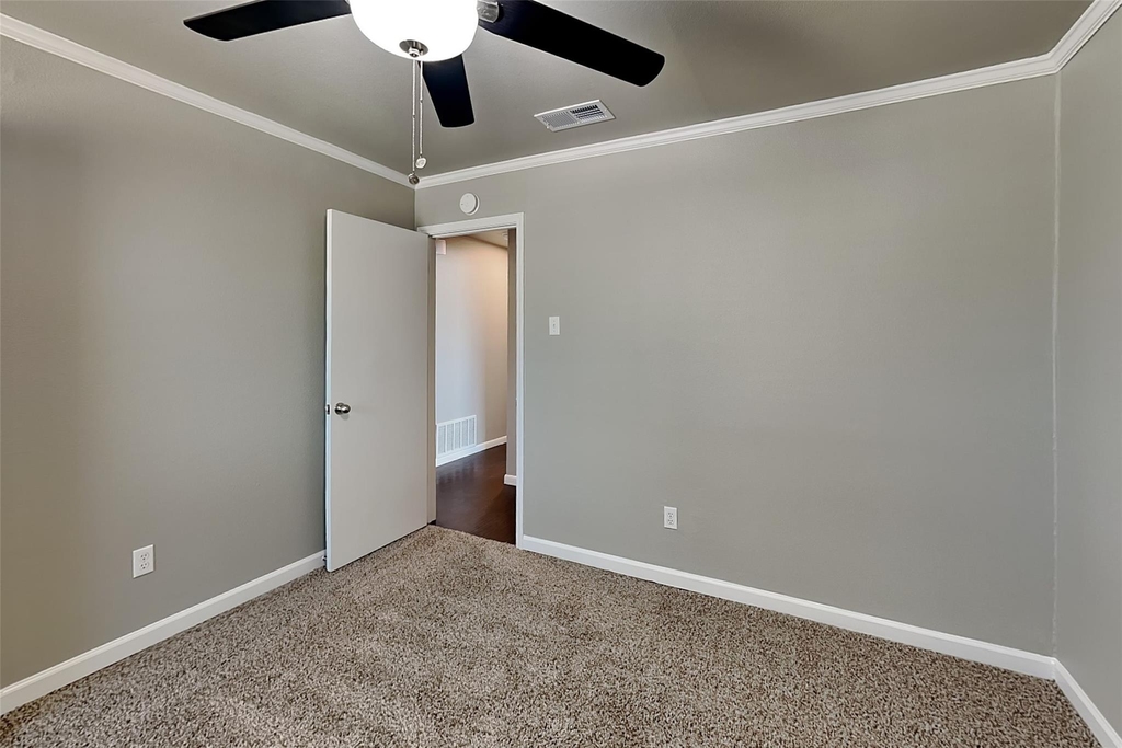 1733 Brighton Drive - Photo 18