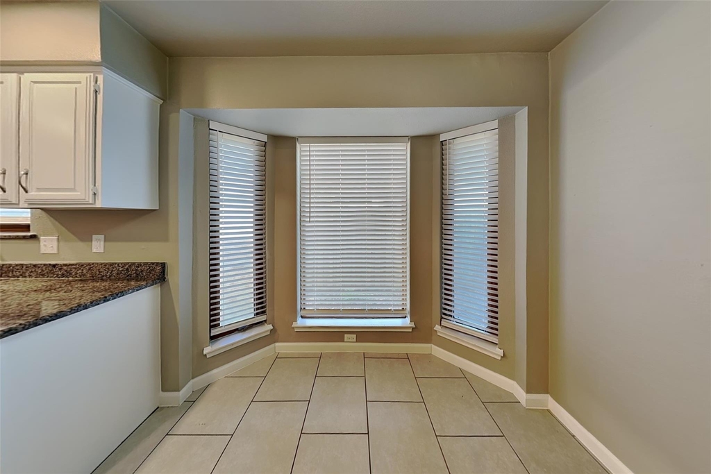 1733 Brighton Drive - Photo 6