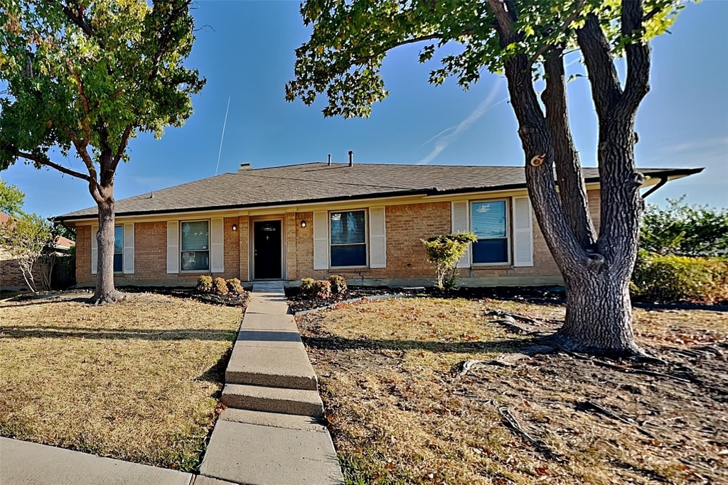1733 Brighton Drive - Photo 0