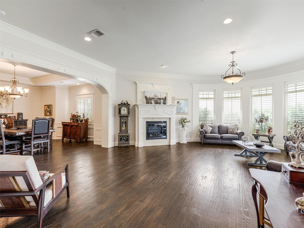 4428 Lake Breeze Drive - Photo 4