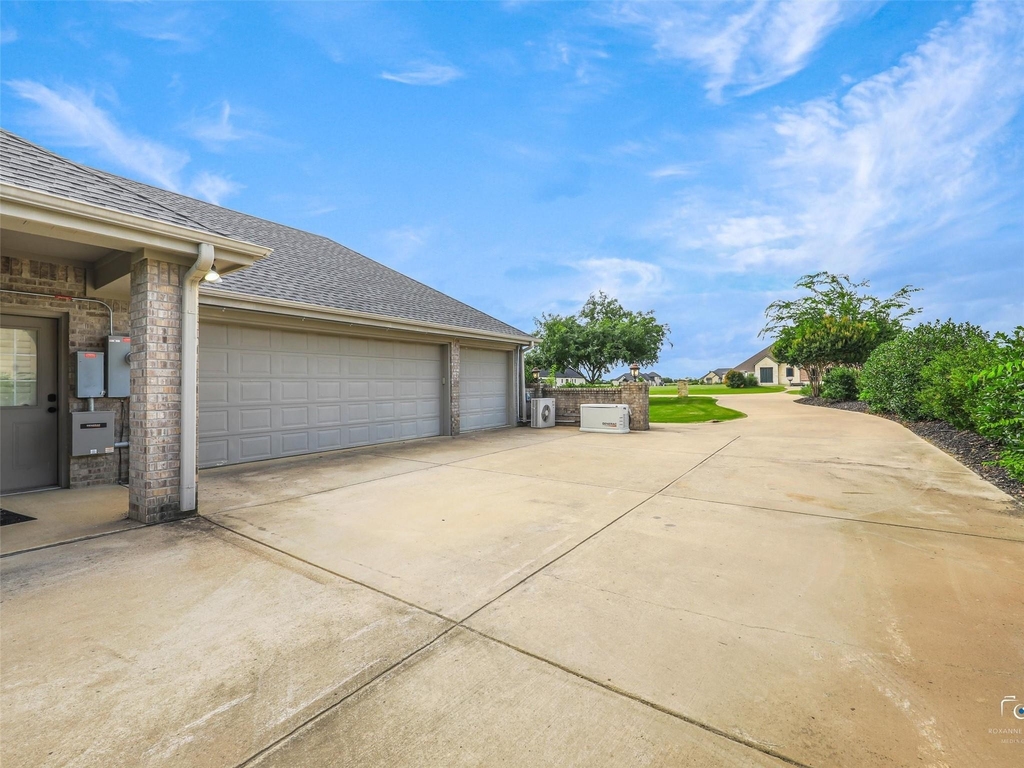 4428 Lake Breeze Drive - Photo 38