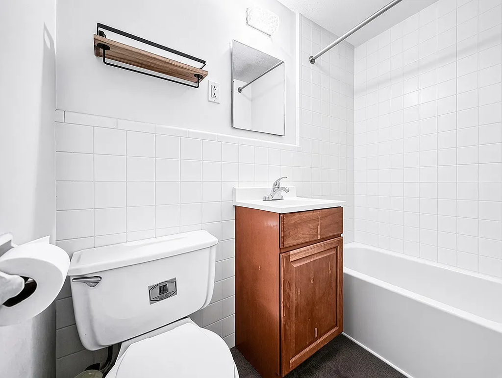 146 East 39th Street - Photo 5
