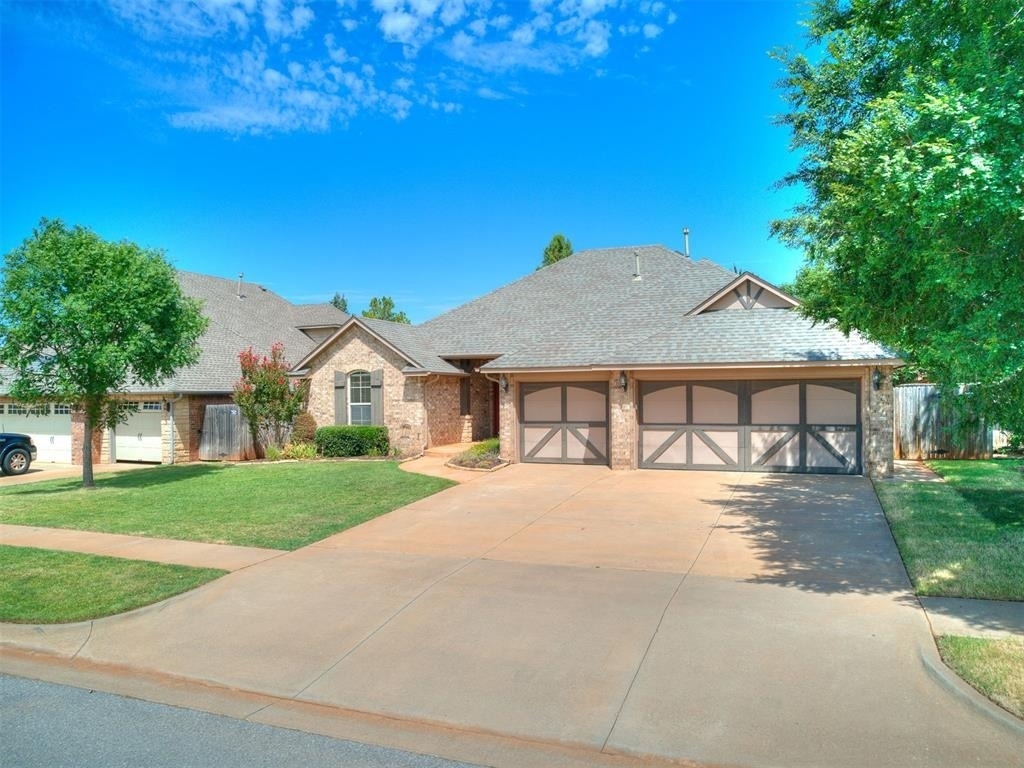 805 Nw 193rd Street - Photo 1