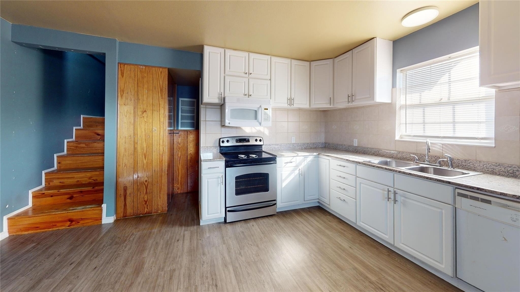 10987 Windy Lane - Photo 2
