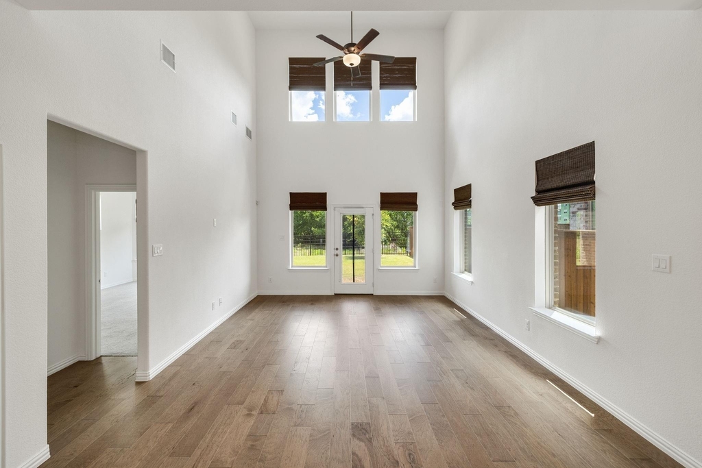 3100 Greenbriar Drive - Photo 13