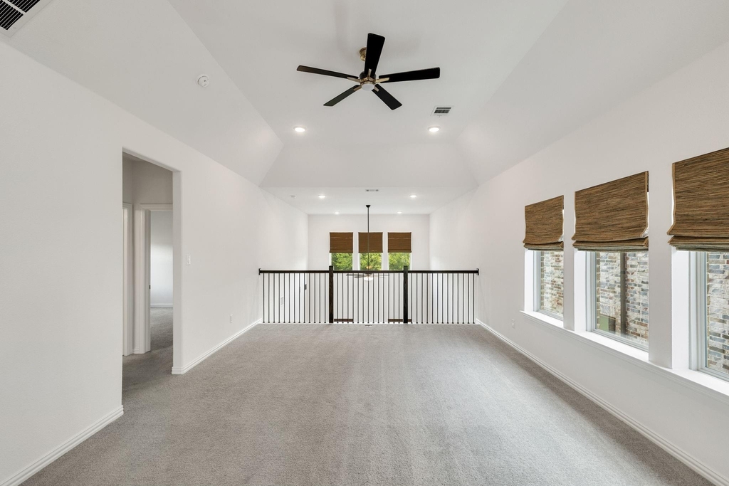 3100 Greenbriar Drive - Photo 24