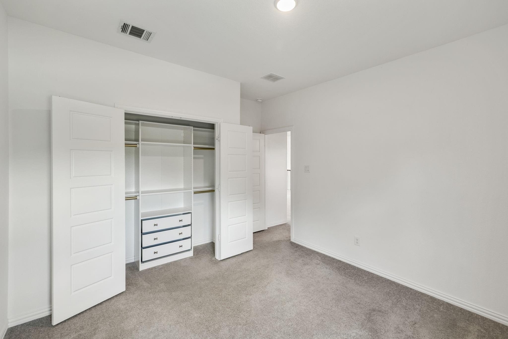 3100 Greenbriar Drive - Photo 28