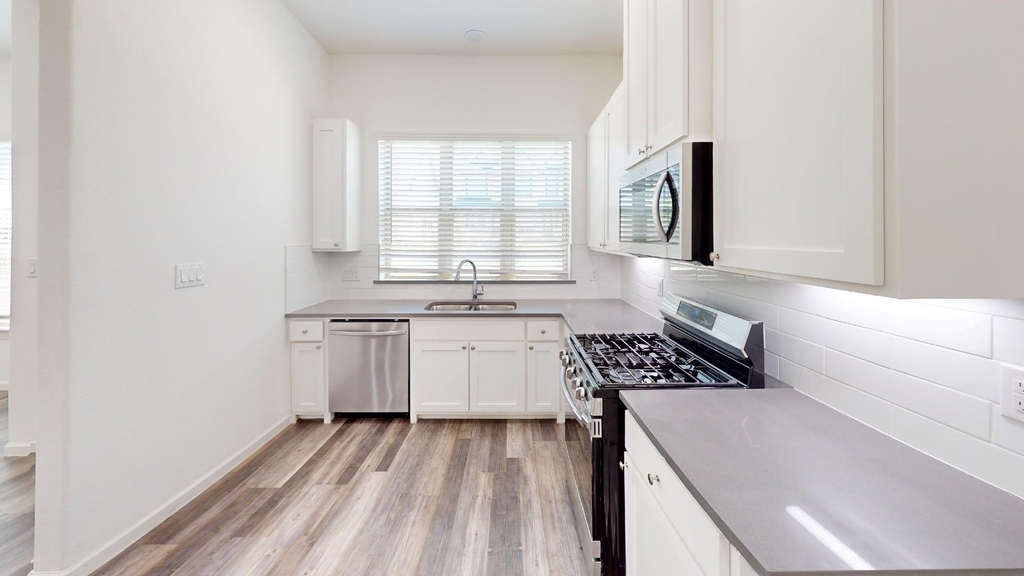 366 Buck Ridge Drive - Photo 2