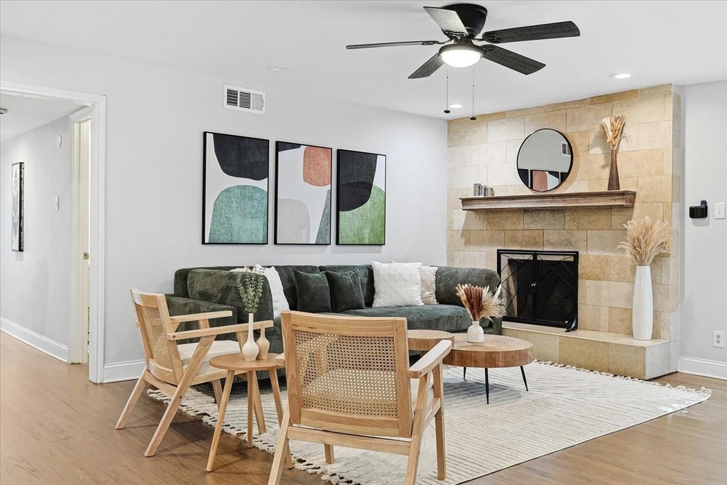 3608 Courtdale - Photo 3