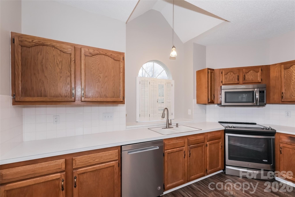 11331 Clayford Ridge - Photo 4