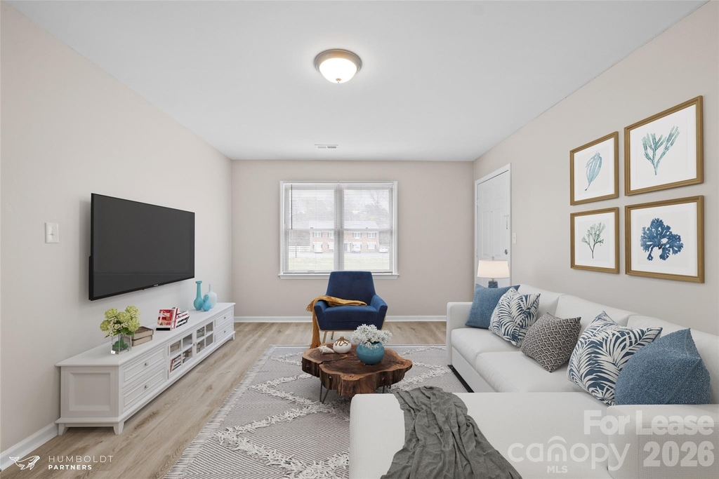 200 Stroupe Road - Photo 4