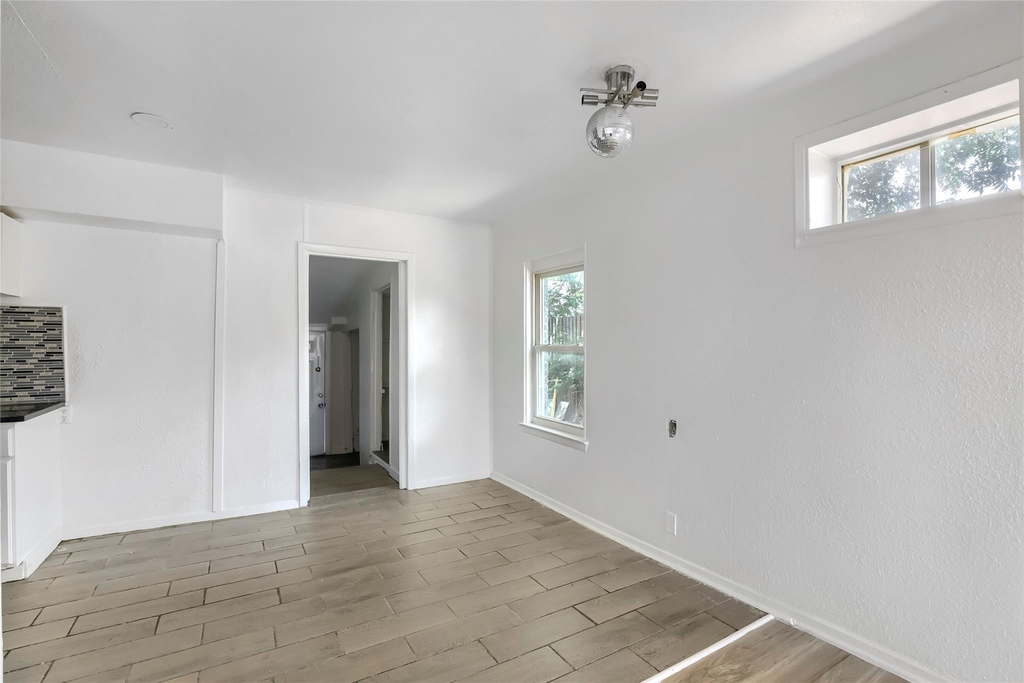 2009 S 1st Street - Photo 10