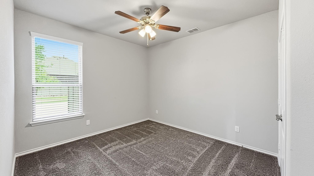 824 Dove Cove - Photo 5