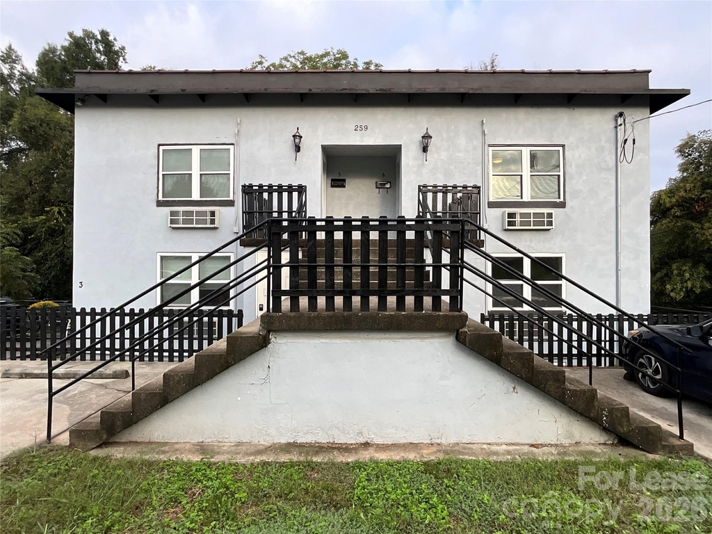 259 Jefferson Court - Photo 0
