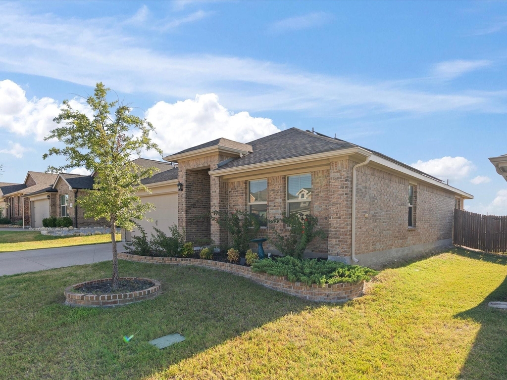 2225 Blythwood Trail - Photo 2