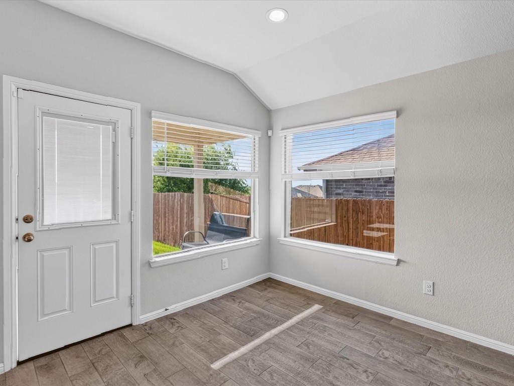 2225 Blythwood Trail - Photo 17
