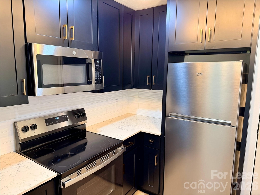 1448 Academy Street - Photo 7