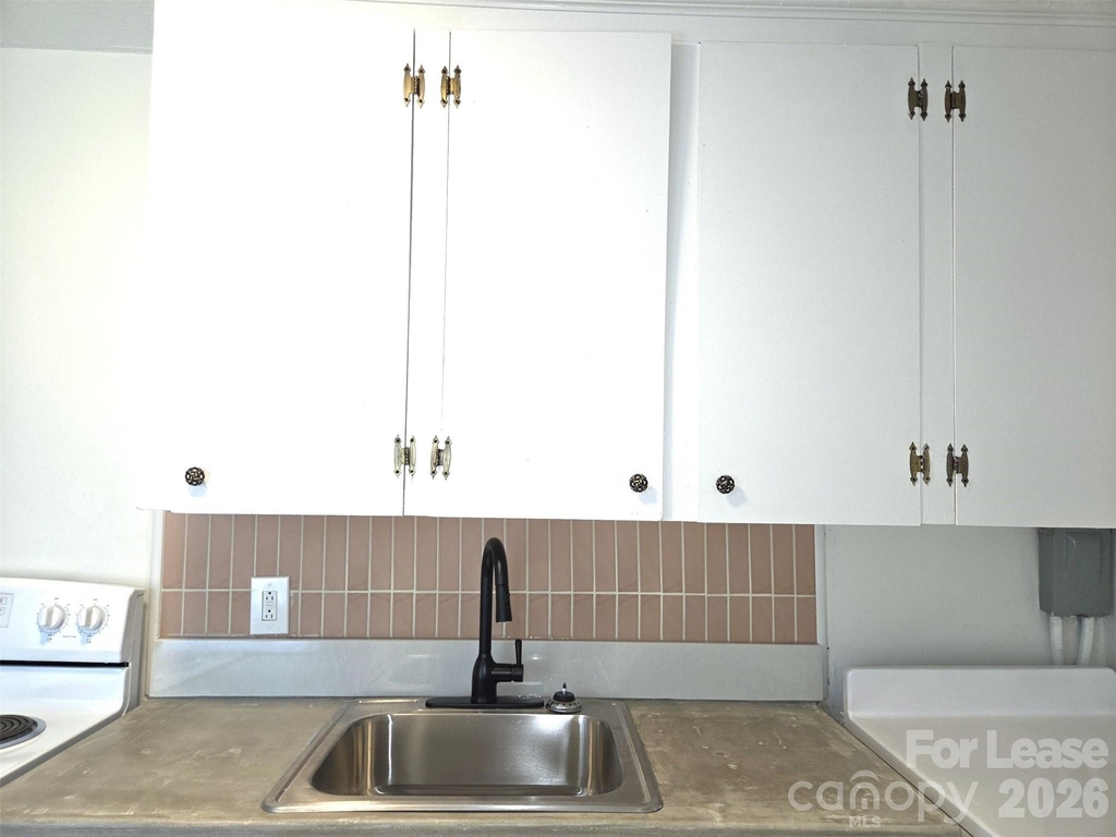 2831 Willow Street - Photo 2