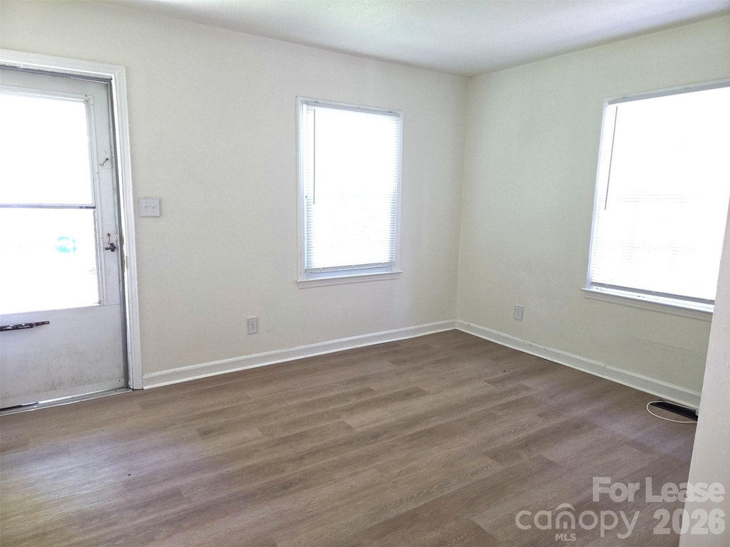 2831 Willow Street - Photo 5