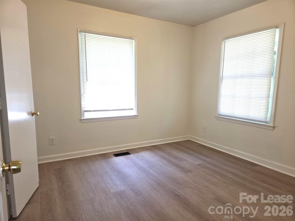 2831 Willow Street - Photo 6