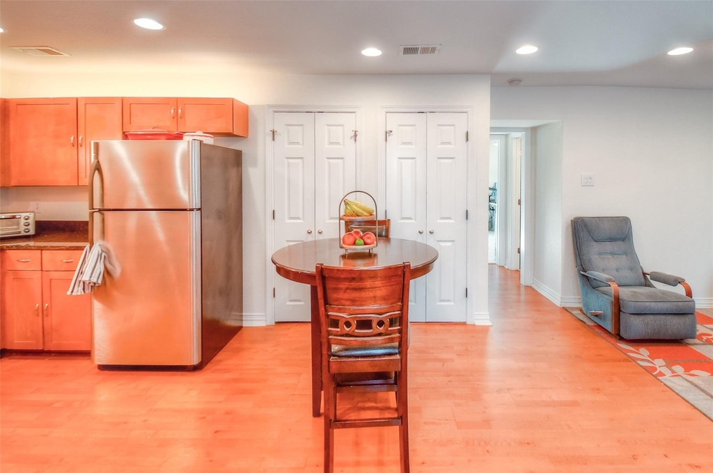 2722 Knight Street - Photo 6