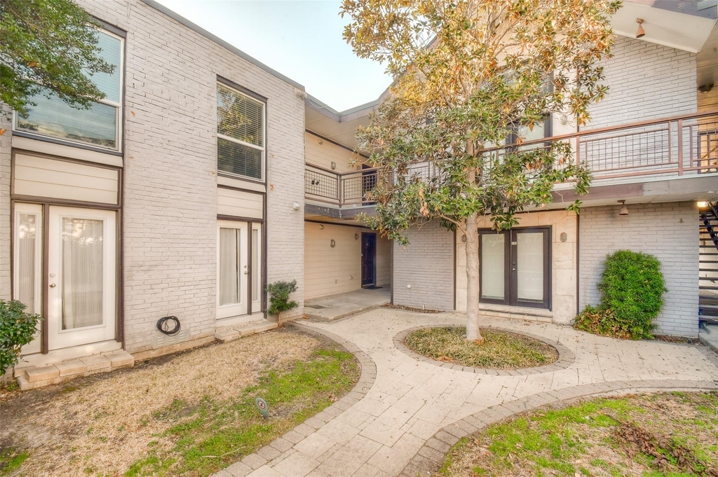 2722 Knight Street - Photo 16