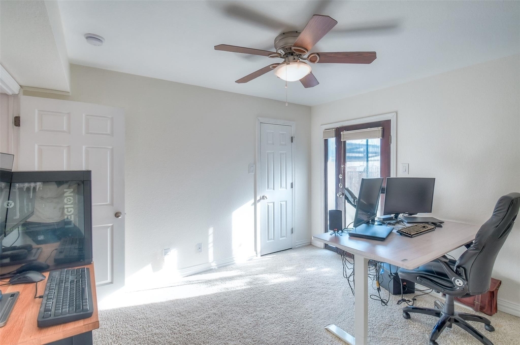 2722 Knight Street - Photo 11
