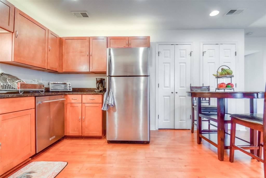 2722 Knight Street - Photo 3