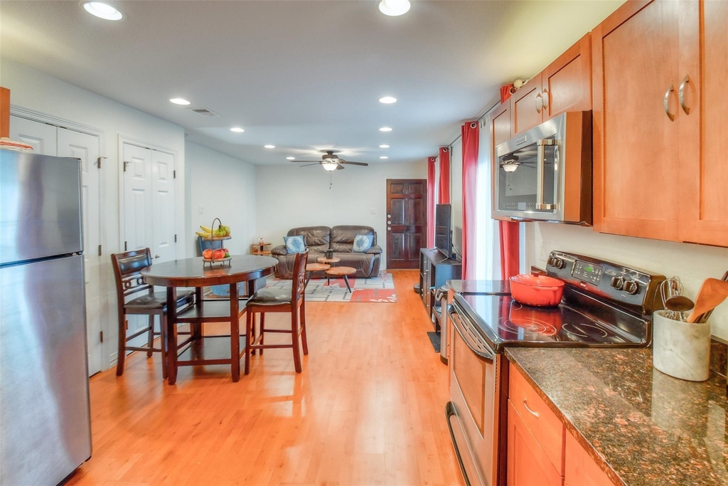 2722 Knight Street - Photo 1