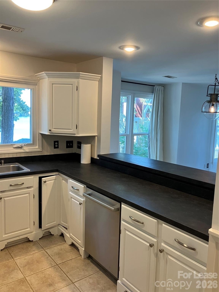 820 Southwest Drive - Photo 8