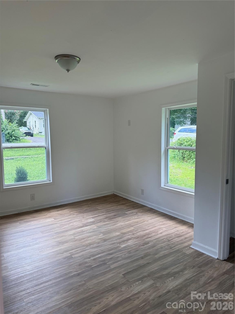 332 Mountain View Street - Photo 3