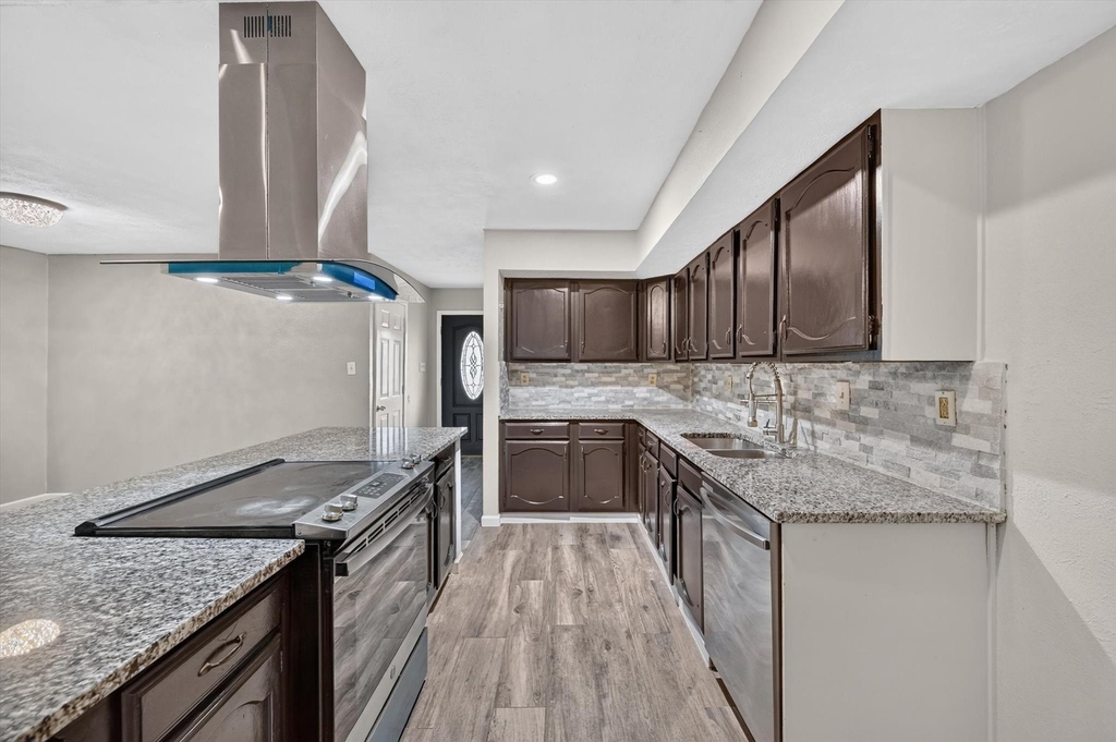 704 Levelland Drive - Photo 5