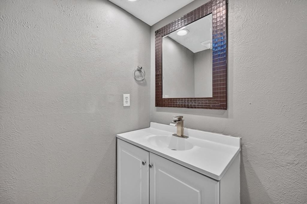 704 Levelland Drive - Photo 11
