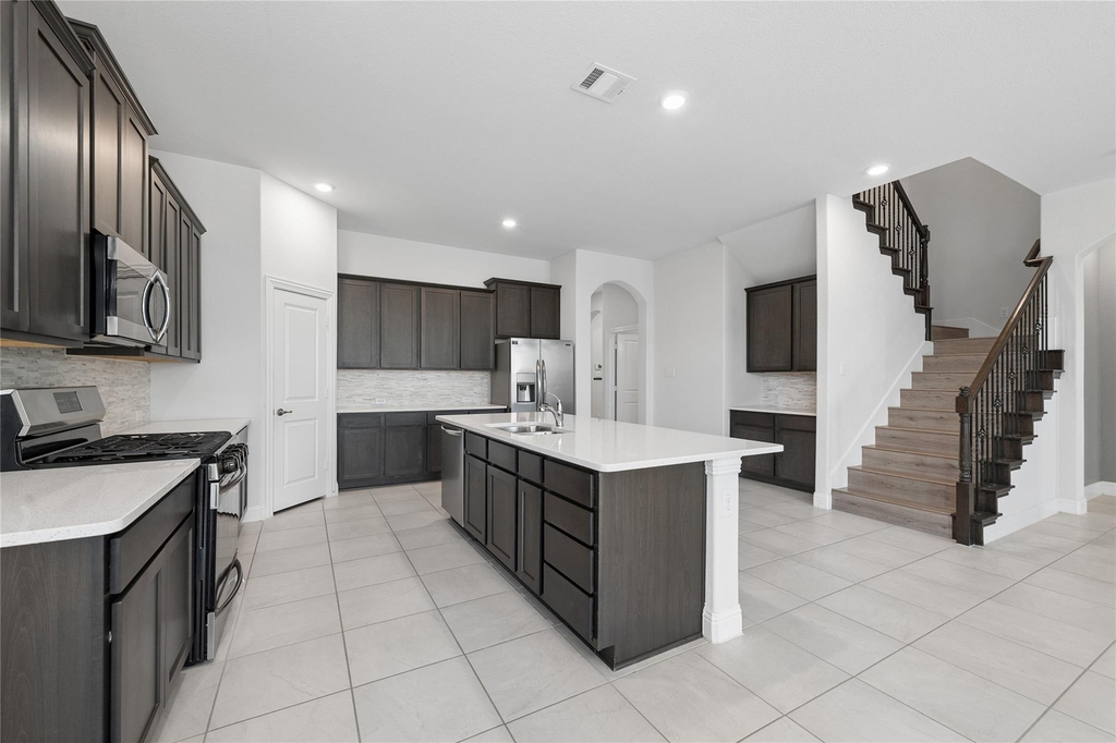 10917 Blaze Street - Photo 6