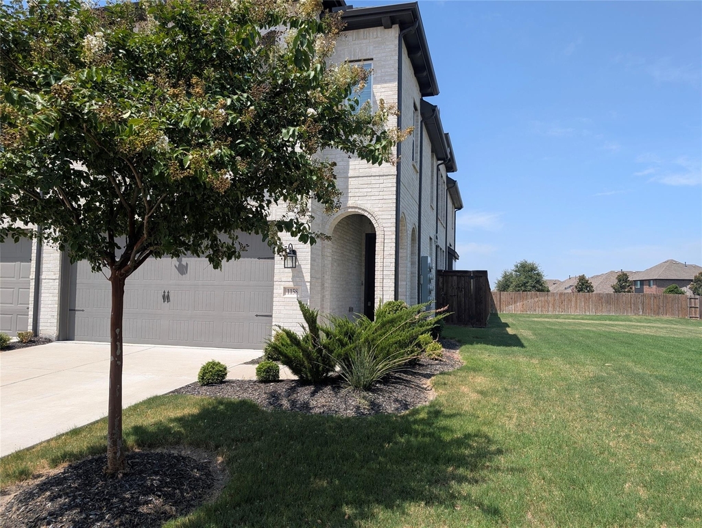 1158 Queensdown Way - Photo 16