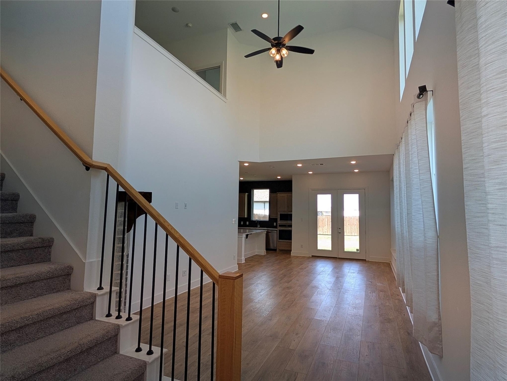 1158 Queensdown Way - Photo 6