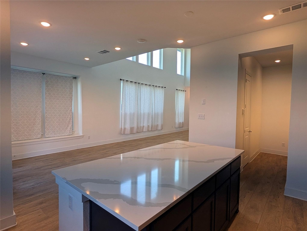 1158 Queensdown Way - Photo 5