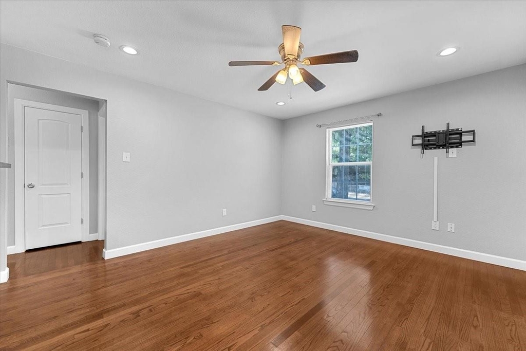 902 S Ewing Avenue - Photo 4