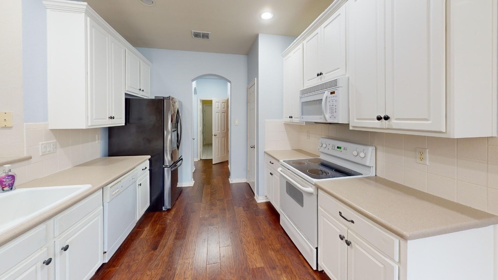 1828 Branch Trail - Photo 2